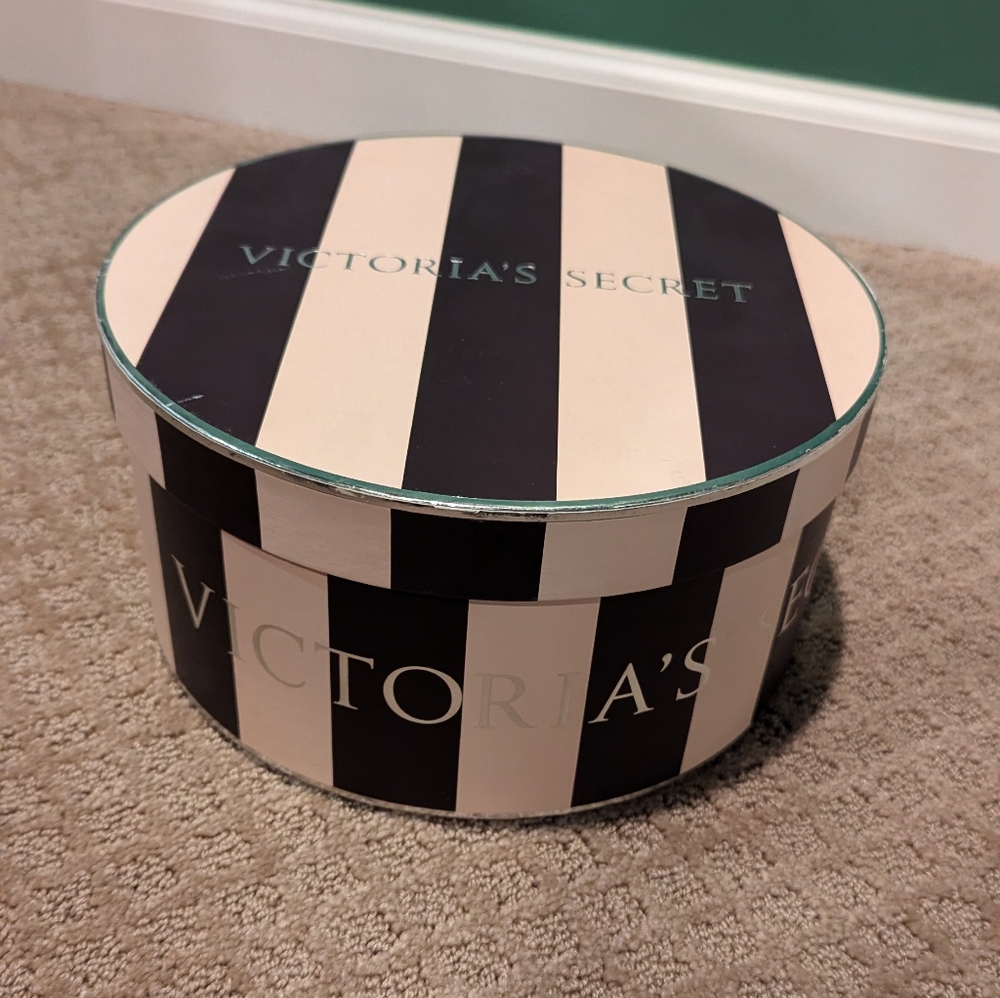 Victoria's Secret hat box